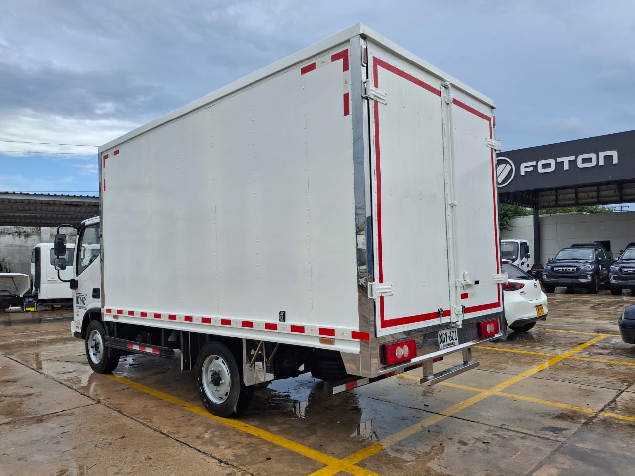 Furgones secos para carga